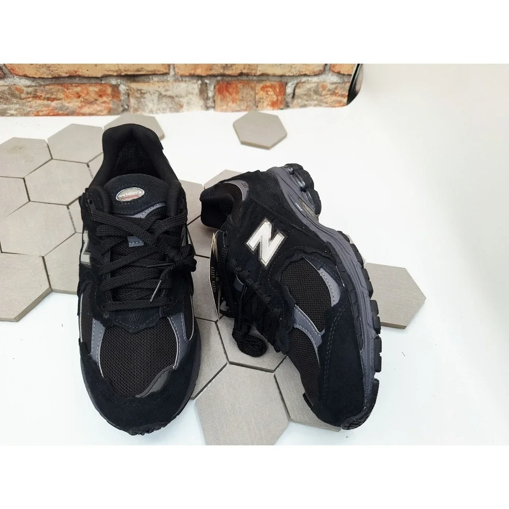 New Balance Men's Sz 7 U2002DXV1 Black Protection Pack GORE-TEX 2002R Waterproof